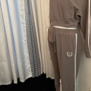 Two-piece teteacksuit